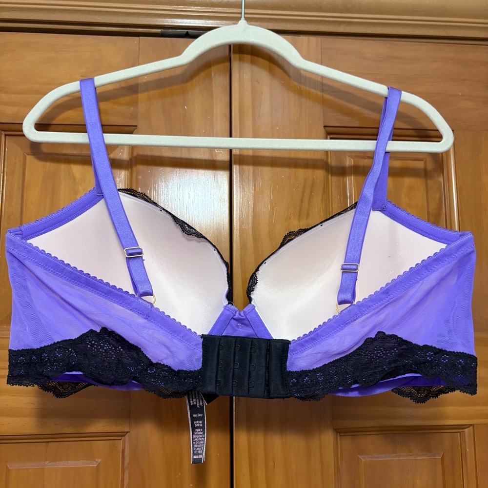 Victoria's Secret Very Sexy Push-up Purple and Black Lace T-Shirt Bra 38DD EUC - Picture 2 of 8